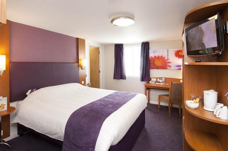 Premier Inn London Ilford Exterior foto