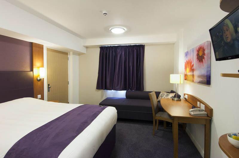 Premier Inn London Ilford Exterior foto