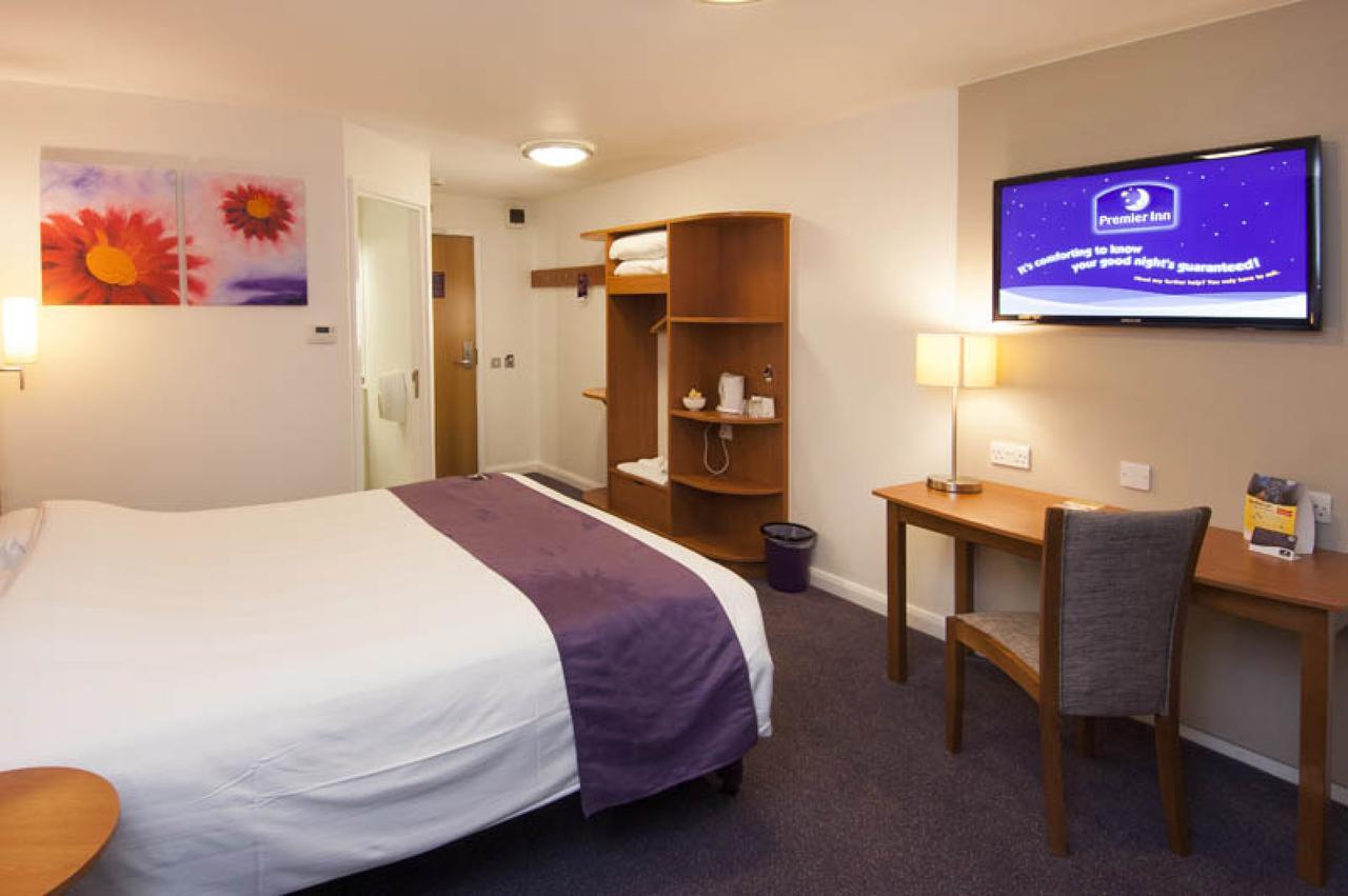 Premier Inn London Ilford Exterior foto